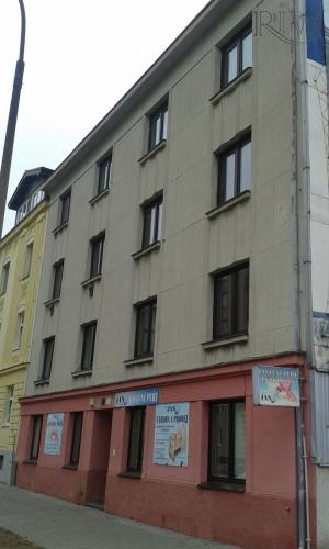 Pronájem bytu po rekonstrukci  2+1 v cihlovém domě na Doubravce